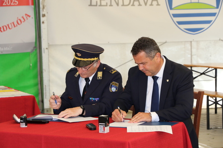 Podpis pisma. Foto: Duško Benin