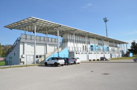 A lendvai labdarúgó stadionon fedett lelátóinak felújítása 